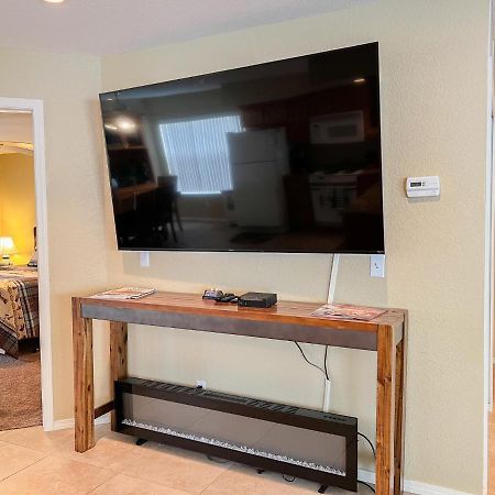 Lake Front 2Br Walk-In With Large Deck - Free Tickets Included - 79-1 Branson Bagian luar foto