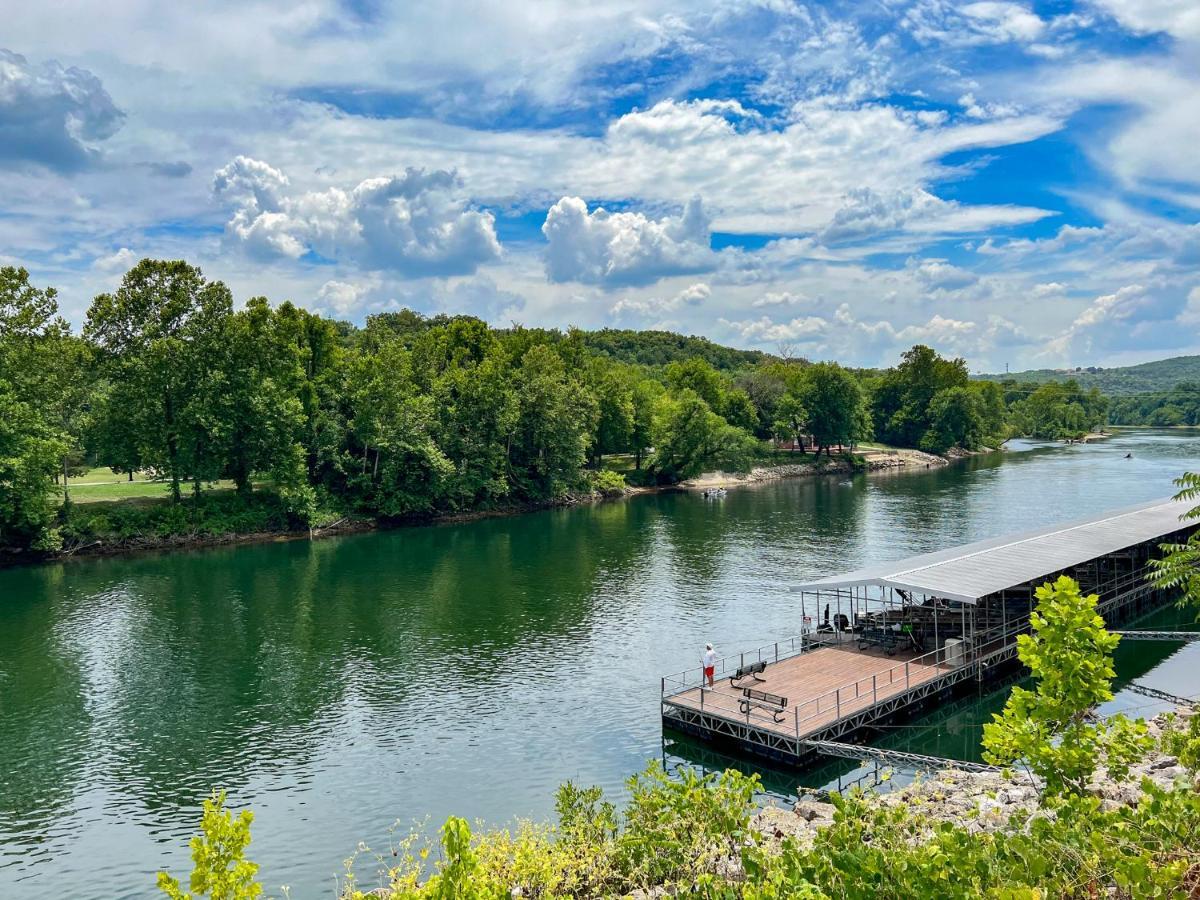 Lake Front 2Br Walk-In With Large Deck - Free Tickets Included - 79-1 Branson Bagian luar foto
