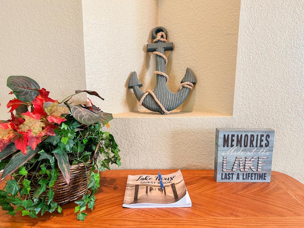 Lake Front 2Br Walk-In With Large Deck - Free Tickets Included - 79-1 Branson Bagian luar foto